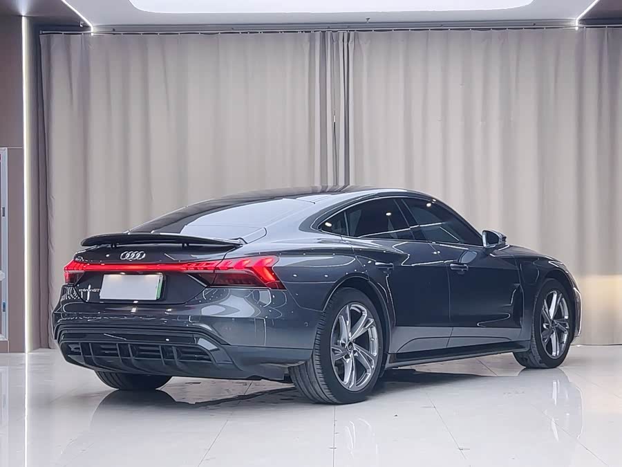 Audi e-tron GT 2024 car image #16