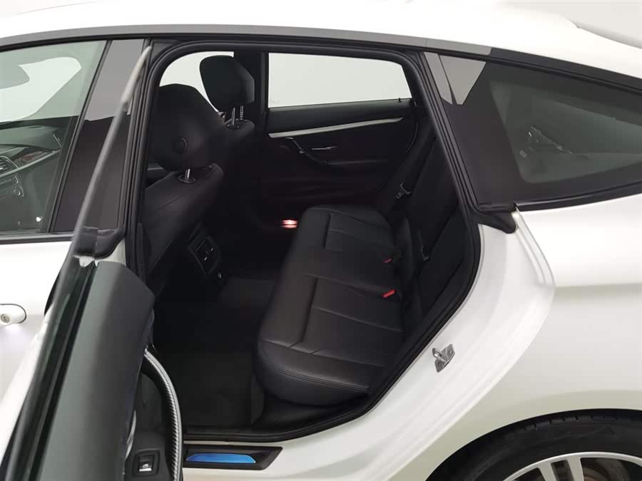 BMW 3 Series GT 2021 immagine di auto #16