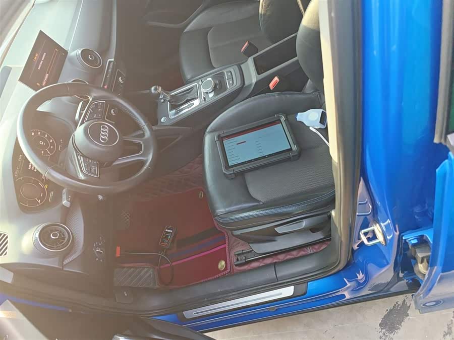 Audi Q2L e-tron 2020 #16 Audi Q2L e-tron 2020 car image #16