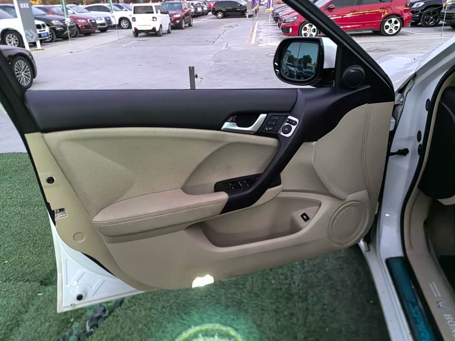 Honda Spirior 2014 صورة سيارة #16