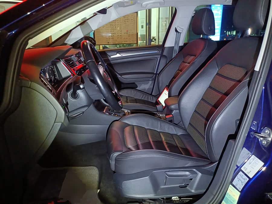 Volkswagen Golf New Energy (Imported) 2018 صورة سيارة #16