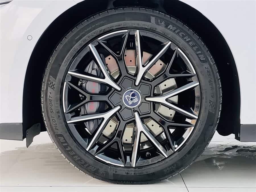 BYD Han 2022 immagine di auto #16