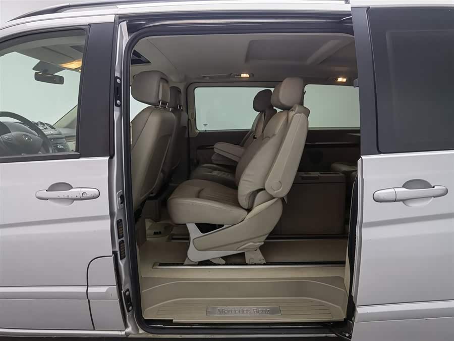 奔驰 唯雅诺 2013 汽车图片 #16