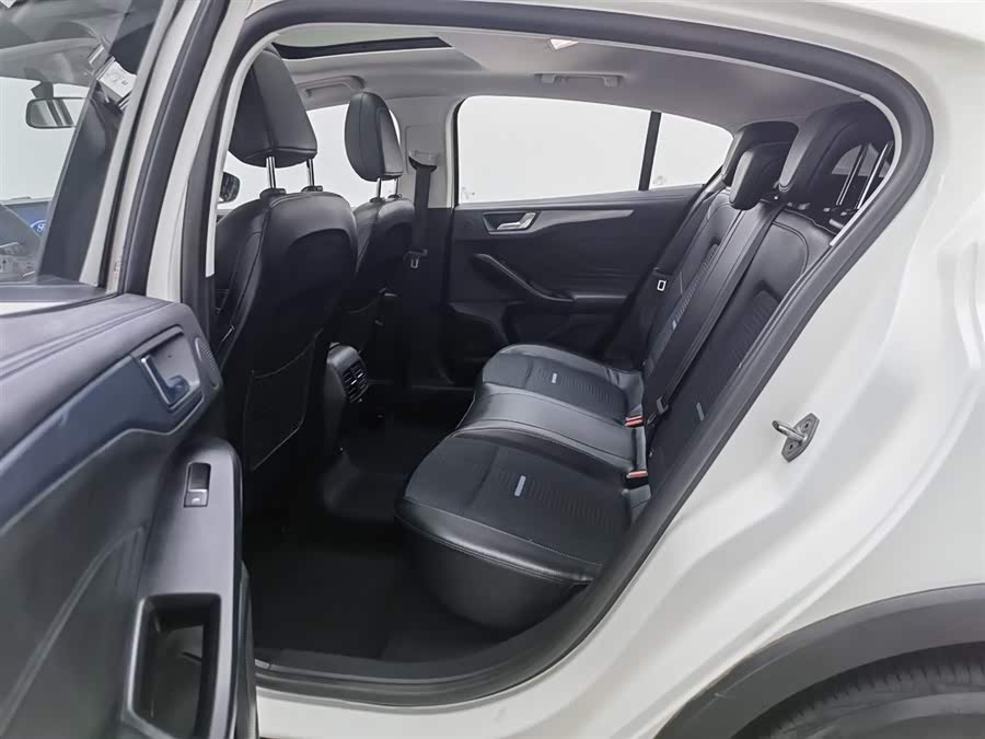 Ford Focus Active 2021 #16 Ford Focus Active 2021 car image #16