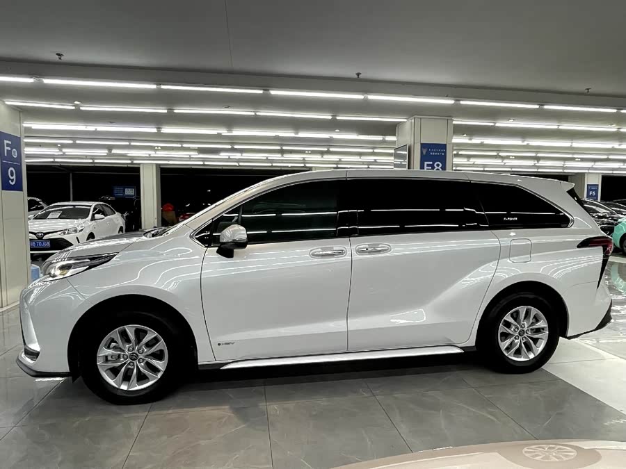 Toyota Granvia 2024 immagine di auto #16