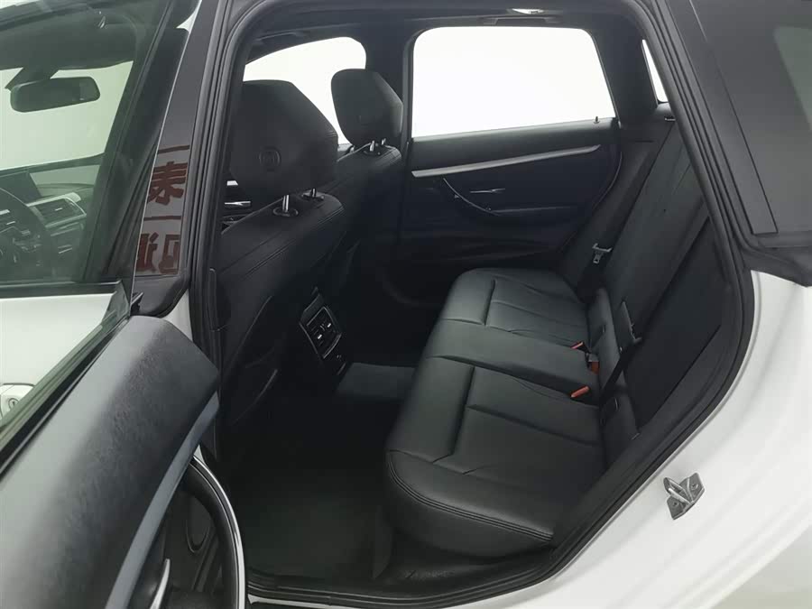 BMW 3 Series GT 2020 car image #16