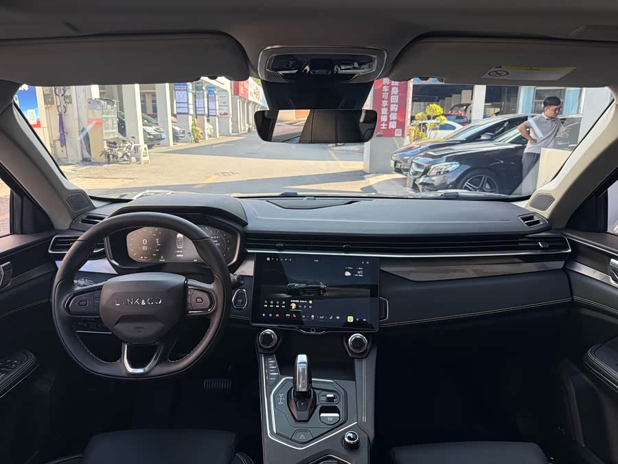 Lynk & Co 01 2023 image de voiture #16