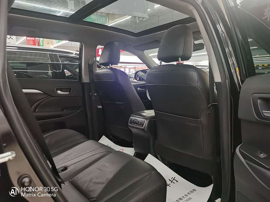 Toyota Highlander 2017 car image #16