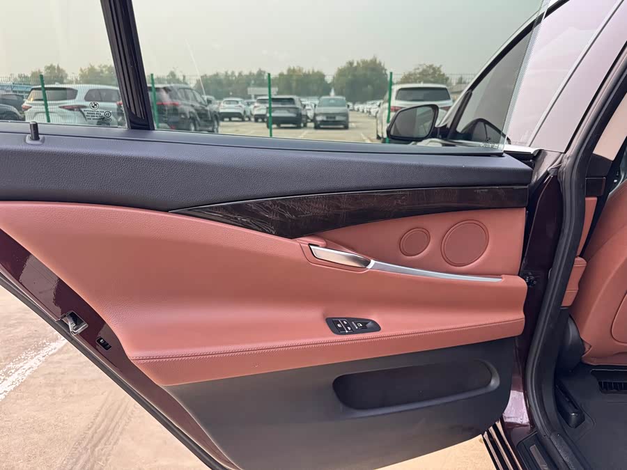 BMW 5 Series GT 2016 #16 BMW 5 Series GT 2016 immagine di auto #16