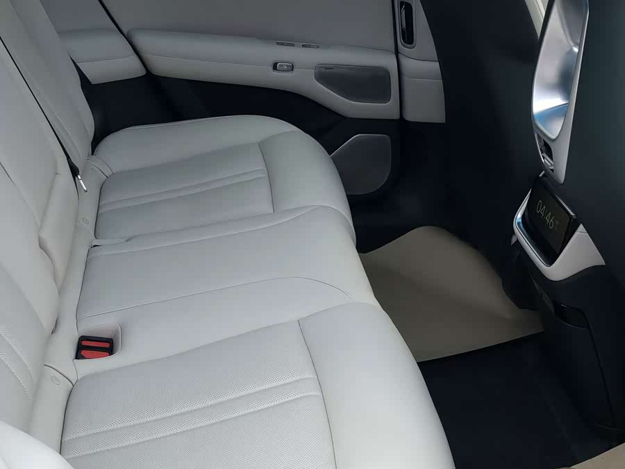 MI YU7 2025 car image #16