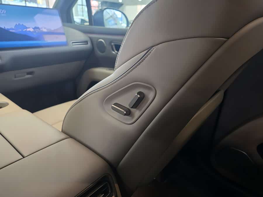 理想汽车 理想i6 2025 汽车图片 #16