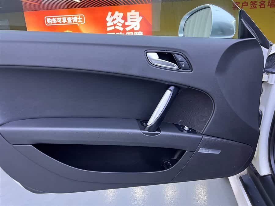 Audi TTS 2011 car image #16