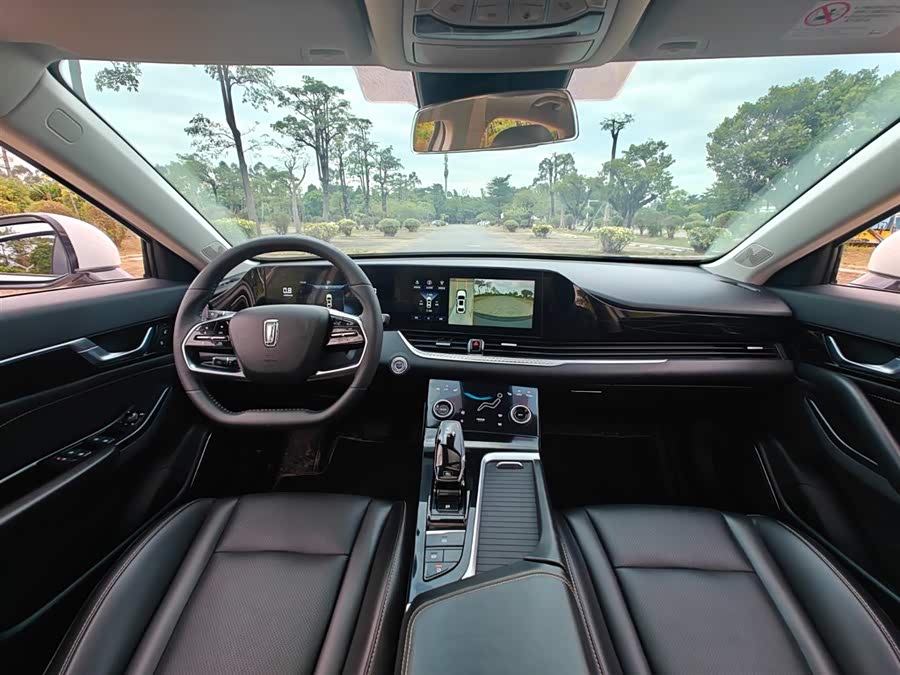 2022 car image #16