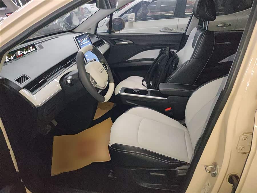 哪吒汽车 哪吒AYA 2024 汽车图片 #16