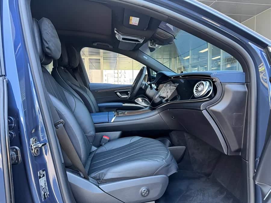 Mercedes-Benz EQS SUV 2023 car image #16