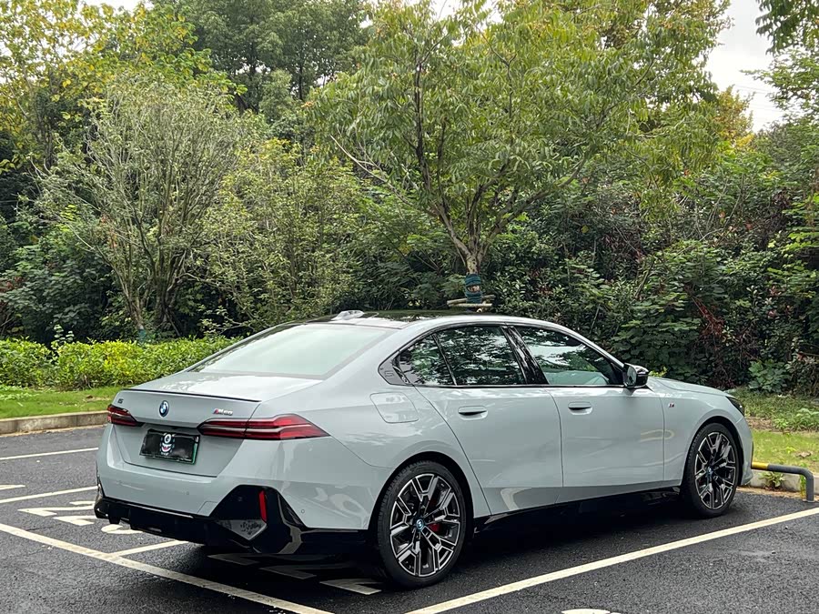 BMW i5 M60 2025 immagine di auto #16