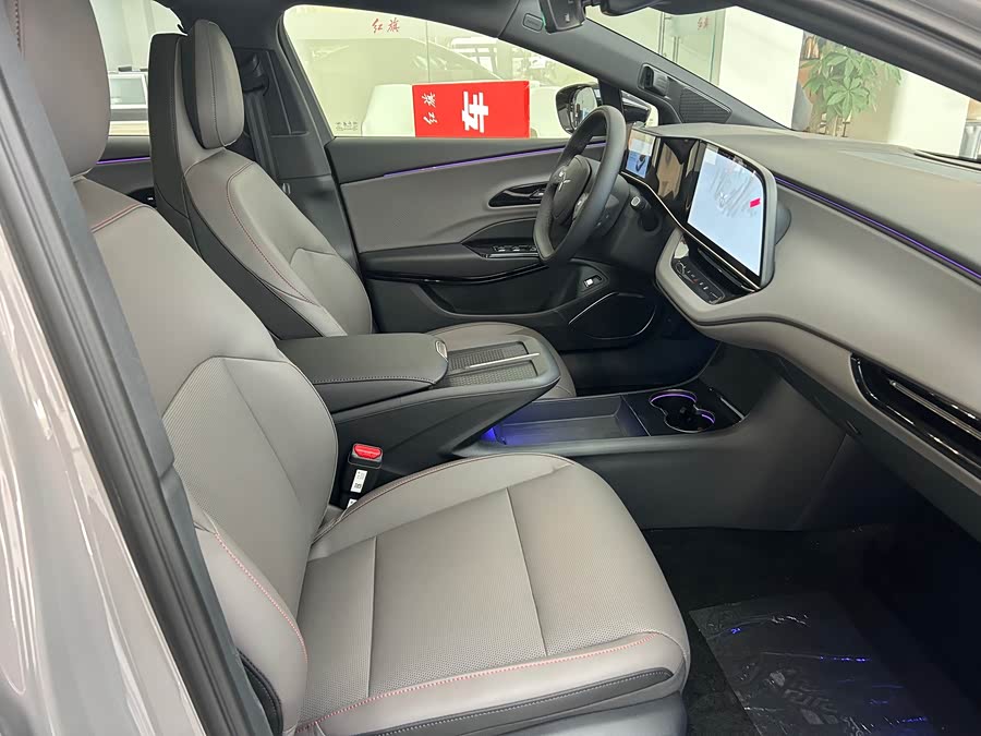 HongQi EH7 2025 #16 HongQi EH7 2025 car image #16