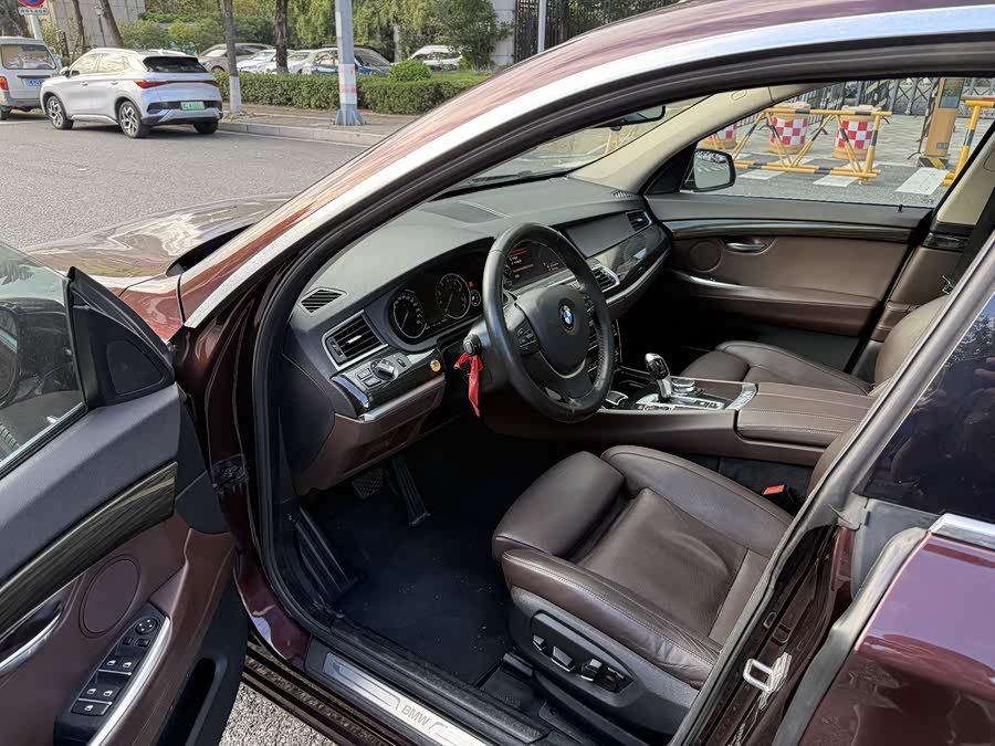 BMW 5 Series GT 2016 #16 BMW 5 Series GT 2016 immagine di auto #16