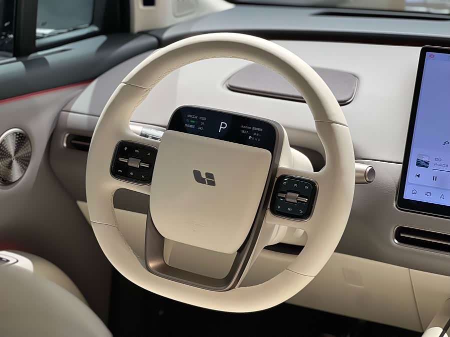 Li i8 2025 image de voiture #16