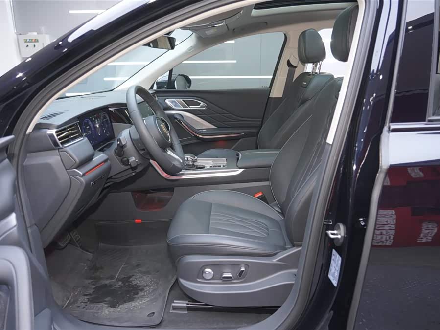 HongQi HS7 PHEV 2025 car image #16