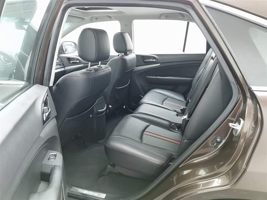 BYD S7 2015 car image #16