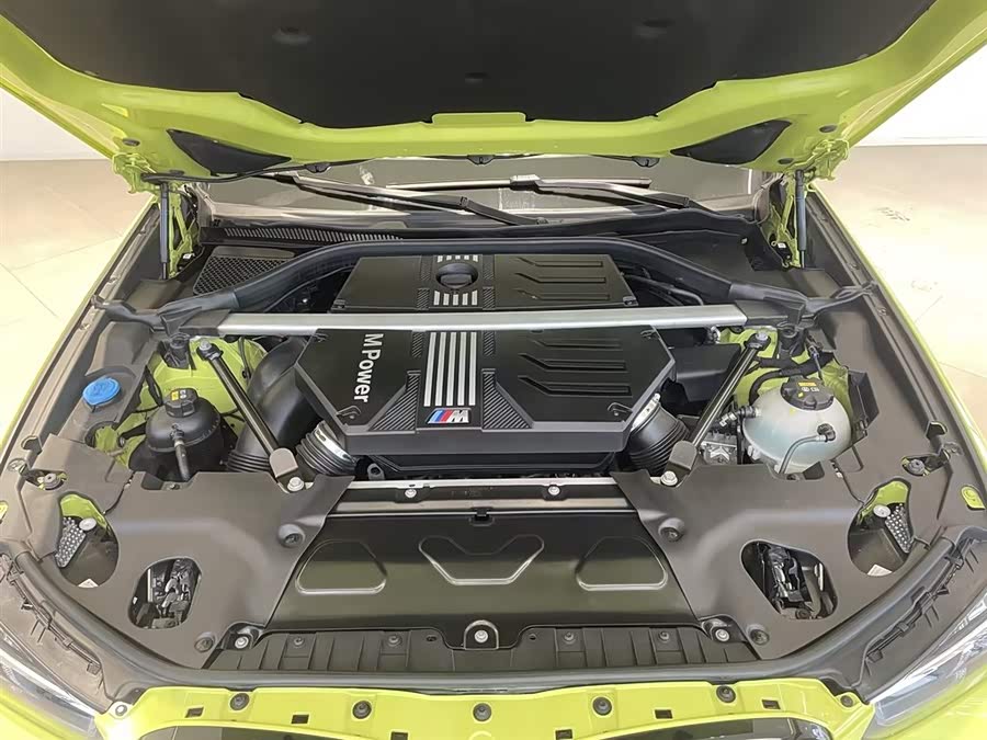 BMW X4 M 2023 immagine di auto #16