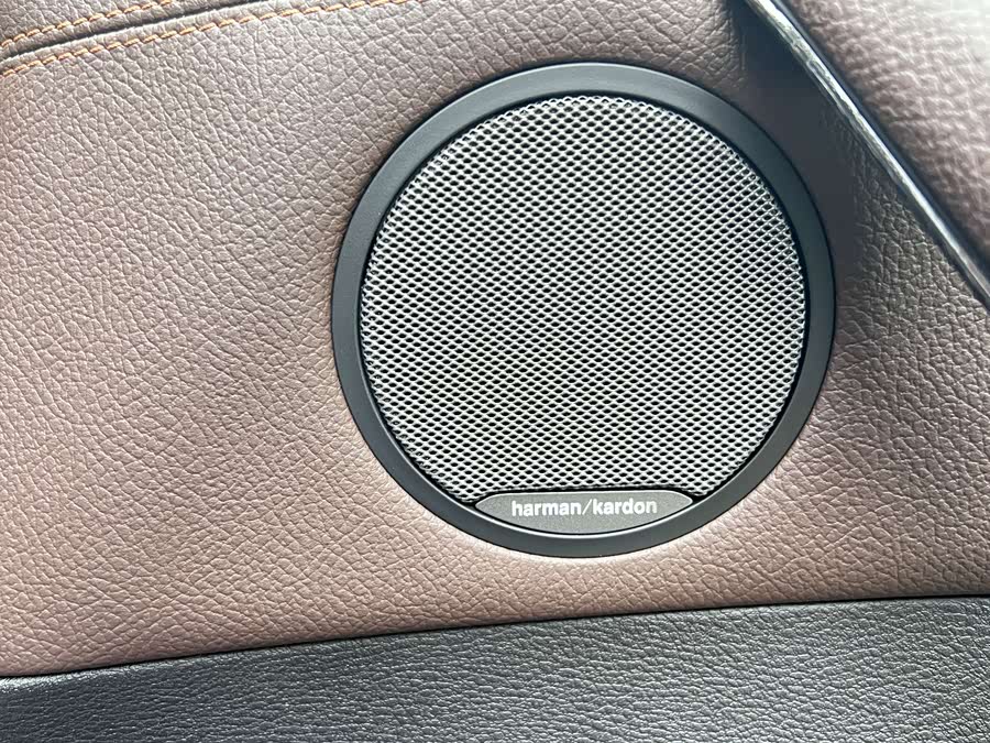 BMW X4 2017 car image #16