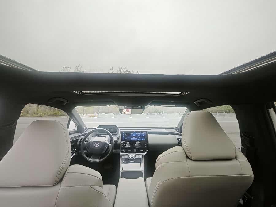 Toyota bZ4X 2022 immagine di auto #16