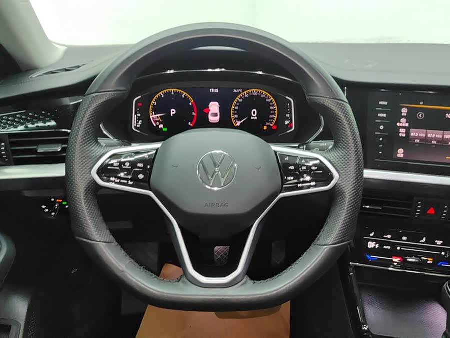 Volkswagen Passat 2023 car image #16