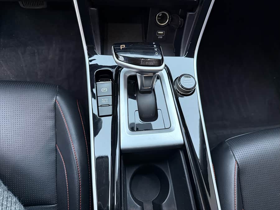 Kia Stonic 2022 immagine di auto #16