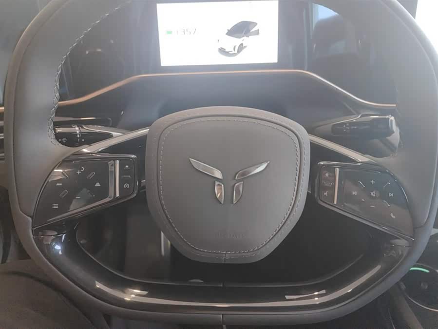 HongQi EH7 2025 #16 HongQi EH7 2025 car image #16