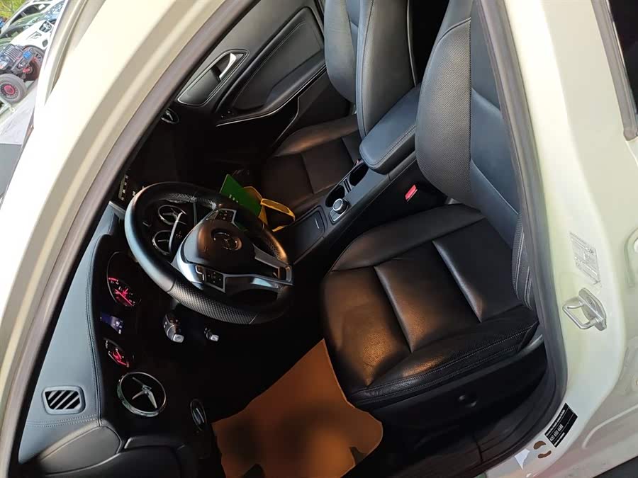 Mercedes-Benz GLA Class (Imported) 2015 car image #16