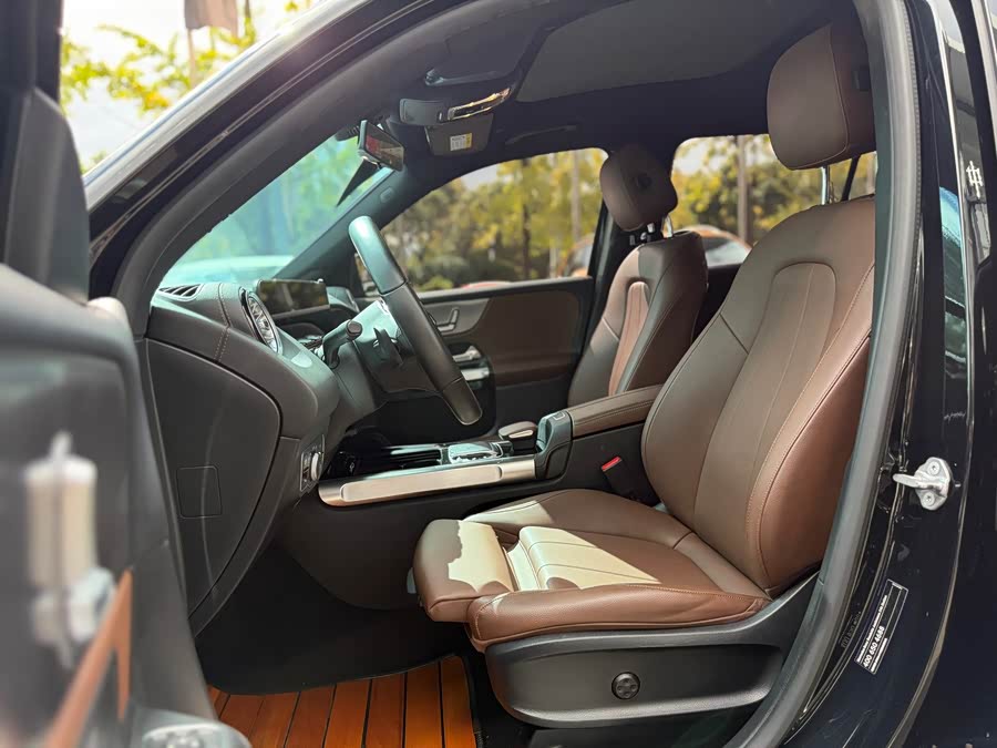 Mercedes-Benz GLB Class 2020 immagine di auto #16