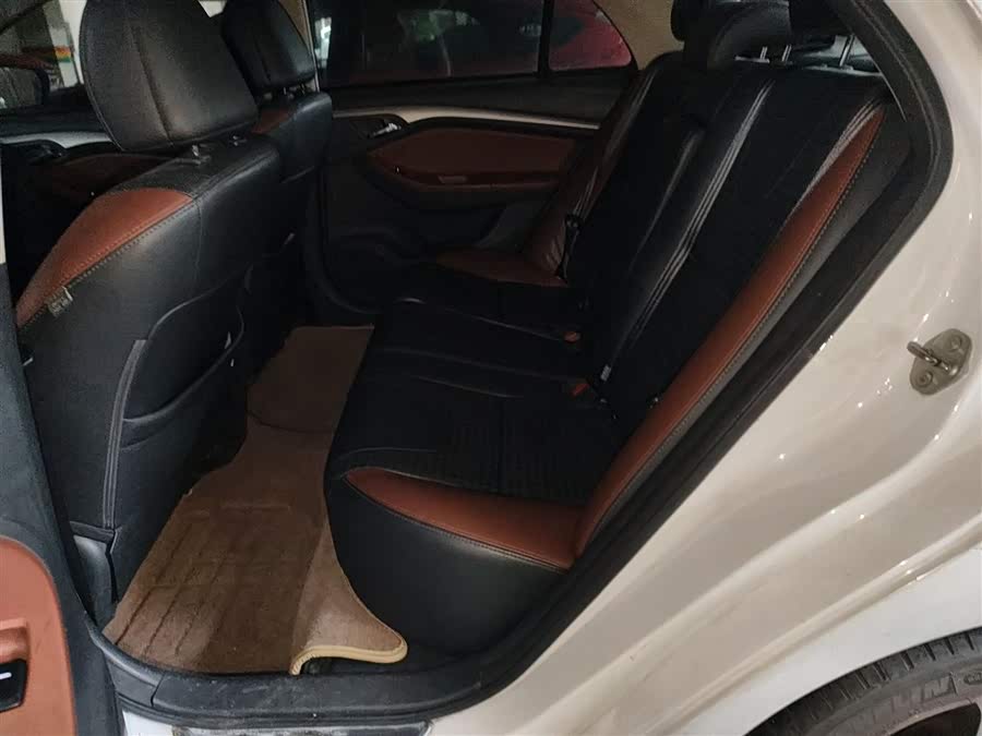 BYD G5 2015 #16 BYD G5 2015 car image #16