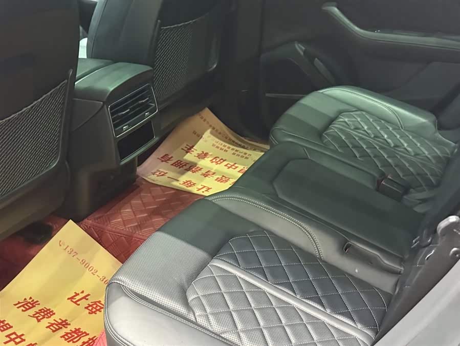 Audi Q8 2021 car image #16