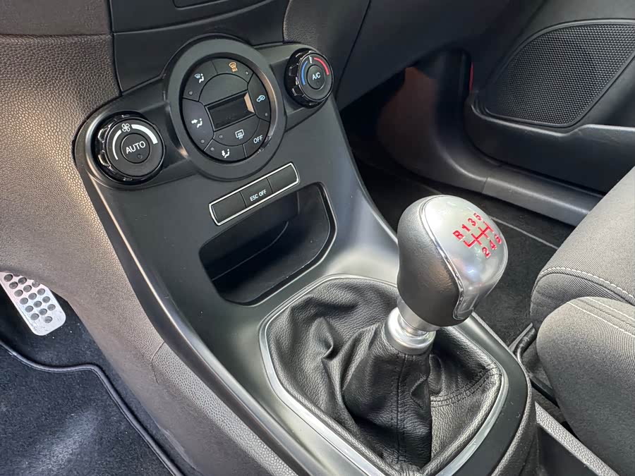 Ford Fiesta (Imported) 2014 car image #16