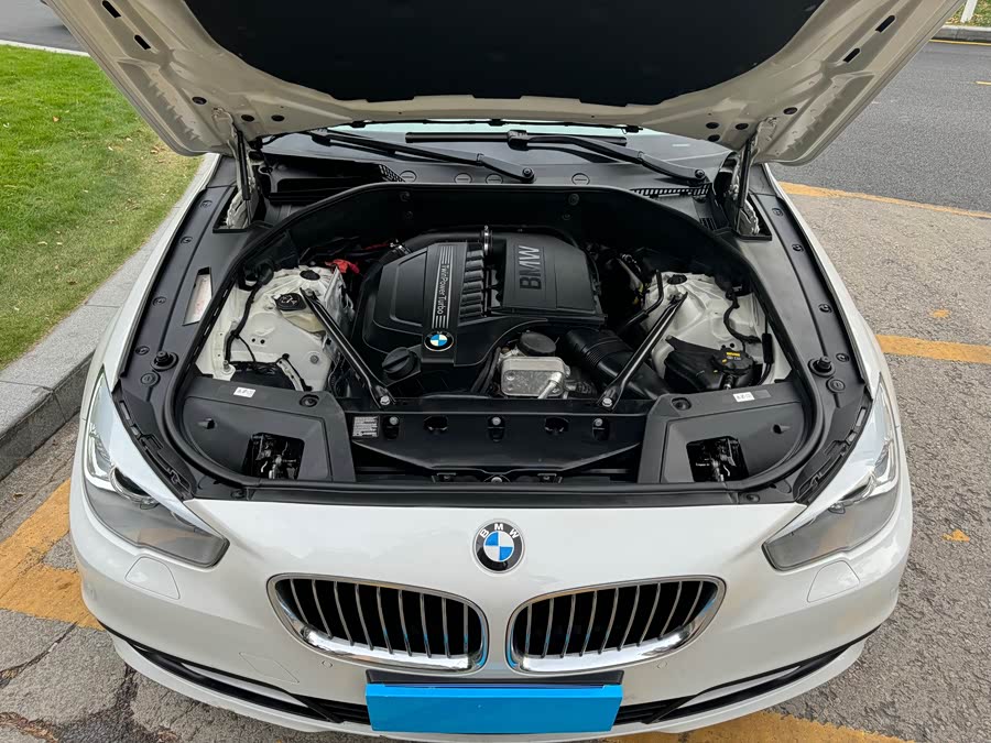 BMW 5 Series GT 2016 #16 BMW 5 Series GT 2016 immagine di auto #16