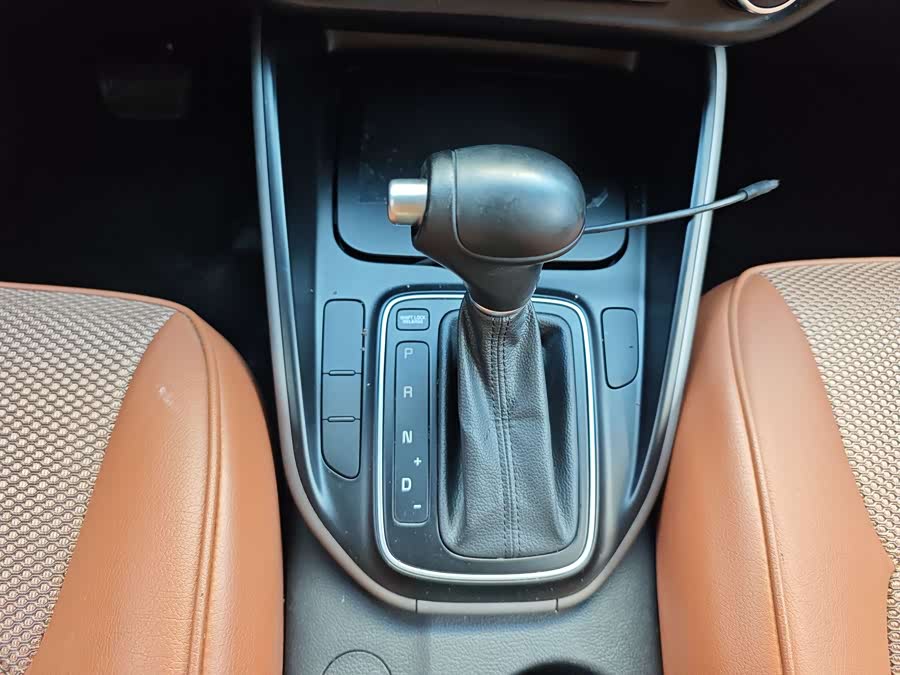 起亚 佳乐 2015 汽车图片 #16