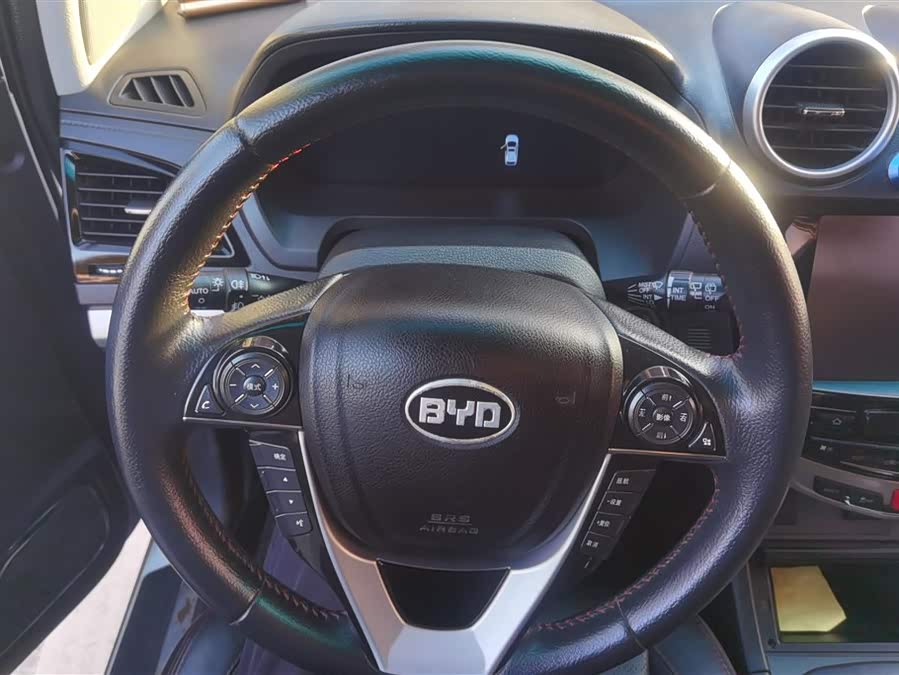 BYD S7 2015 car image #16