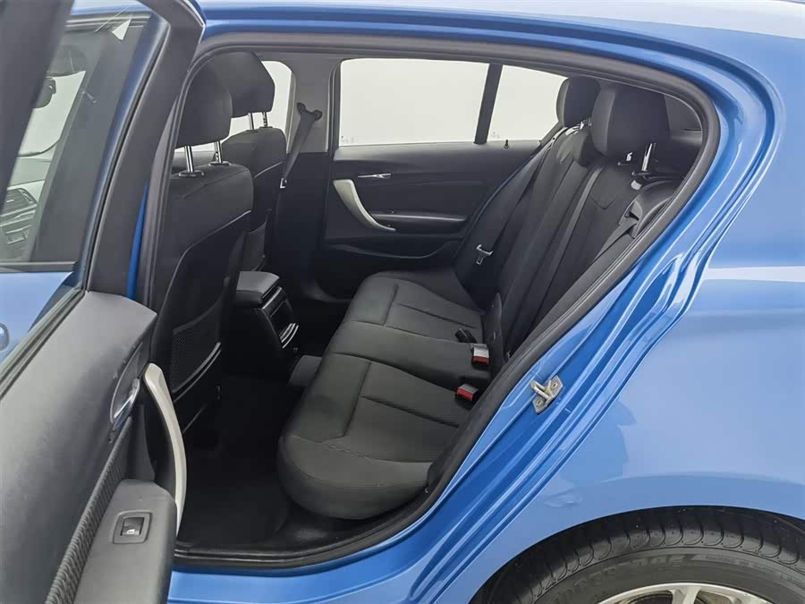 BMW 1 Series (Imported) 2019 car image #16