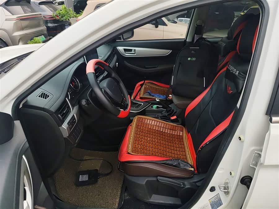 Forthing T5 2023 #16 Forthing T5 2023 صورة سيارة #16