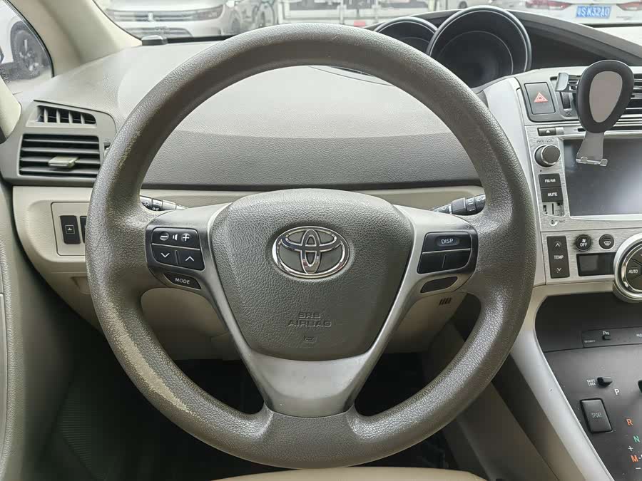 Toyota Reiz 2011 immagine di auto #16