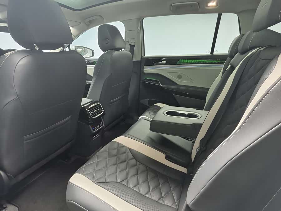 Volkswagen ID.6 Crozz 2022 immagine di auto #16