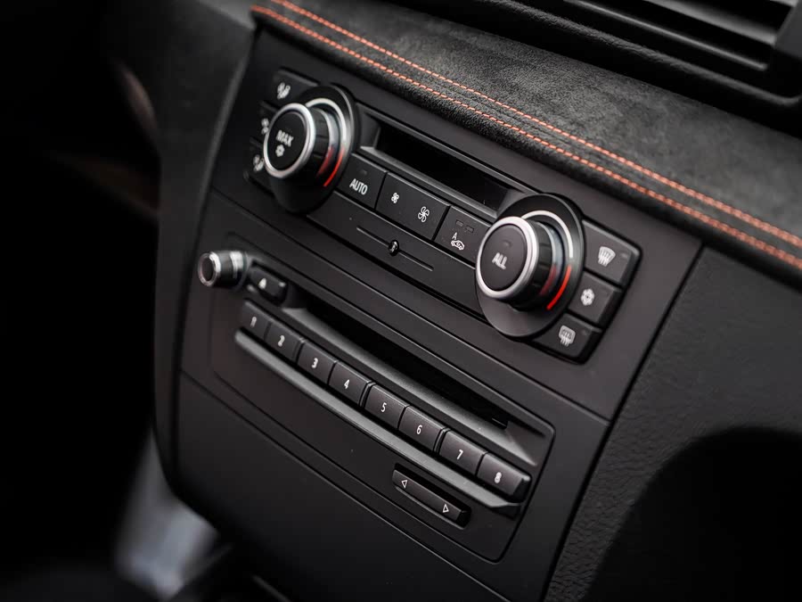 BMW 1 Series M 2012 immagine di auto #16