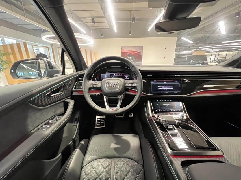 Audi SQ7 2025 #16 Audi SQ7 2025 car image #16