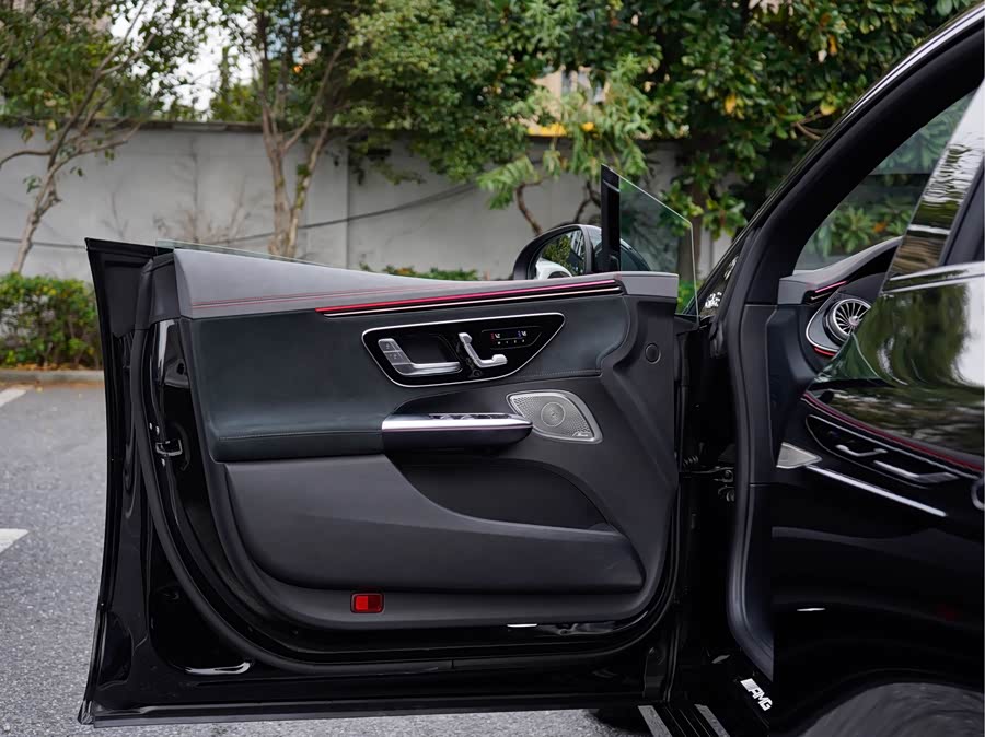 Mercedes-Benz EQE AMG 2023 imagem de carro #16