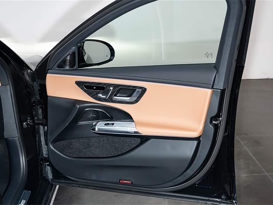 Mercedes-Benz E Class New Energy 2025 car image #16