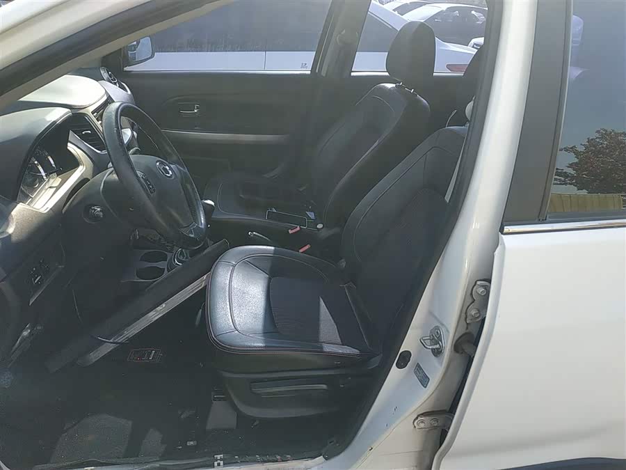 Great Wall M4 2013 صورة سيارة #16