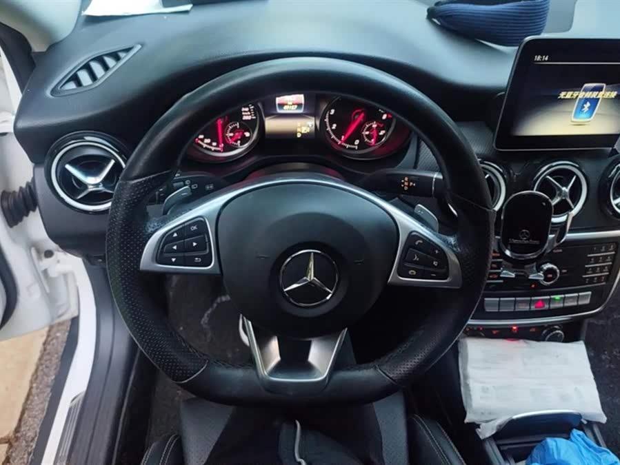 Mercedes-Benz GLA Class (Imported) 2015 #16 Mercedes-Benz GLA Class (Imported) 2015 car image #16