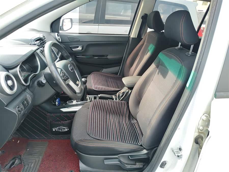 SWM X3 2019 صورة سيارة #16